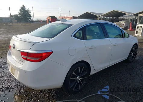 2017 Buick Verano Sport Touring z USA, uszkodzony, nr VIN 1G4PR5SK8H4107698